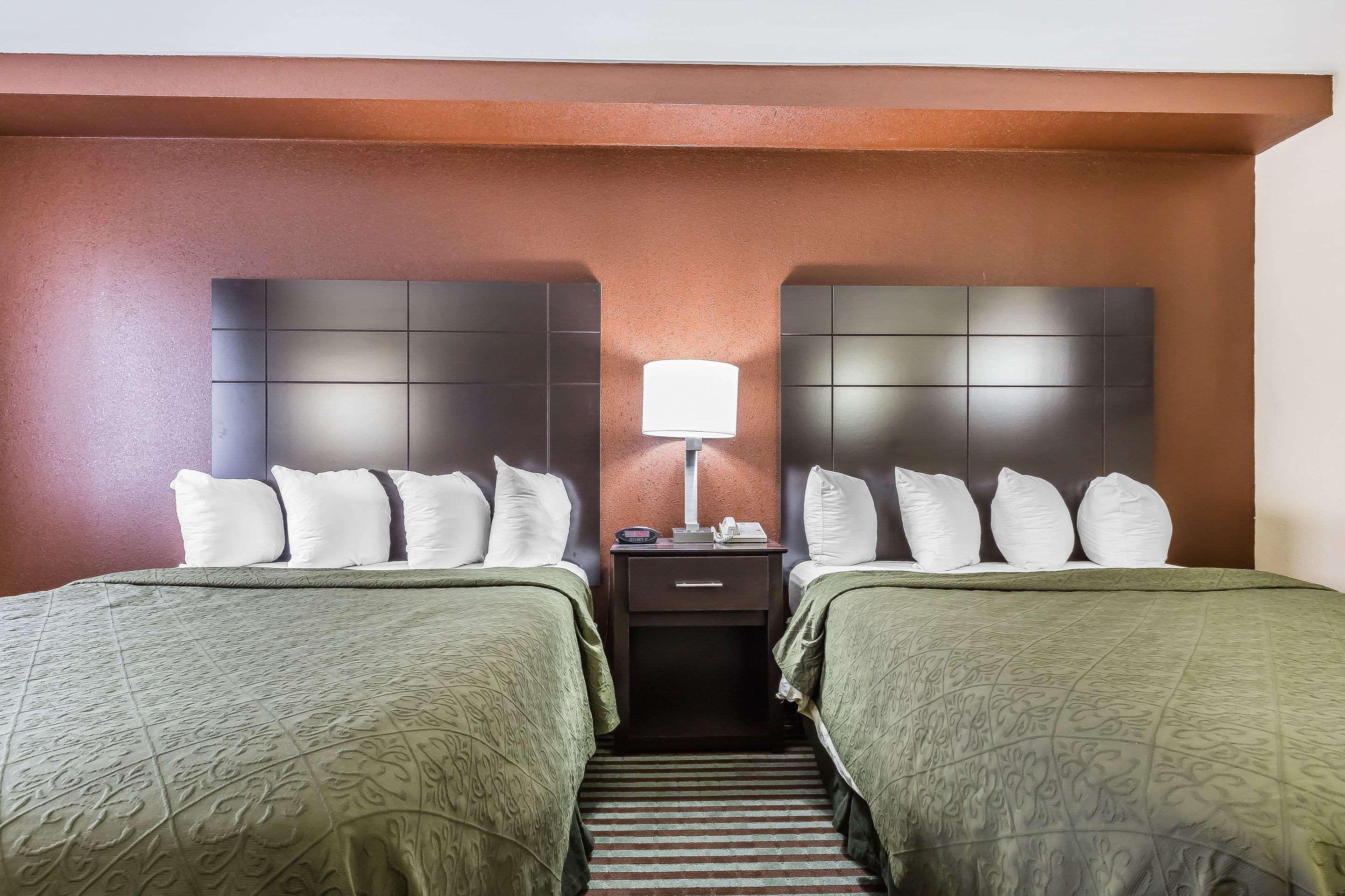 Quality Inn Mount Vernon, Il Bagian luar foto