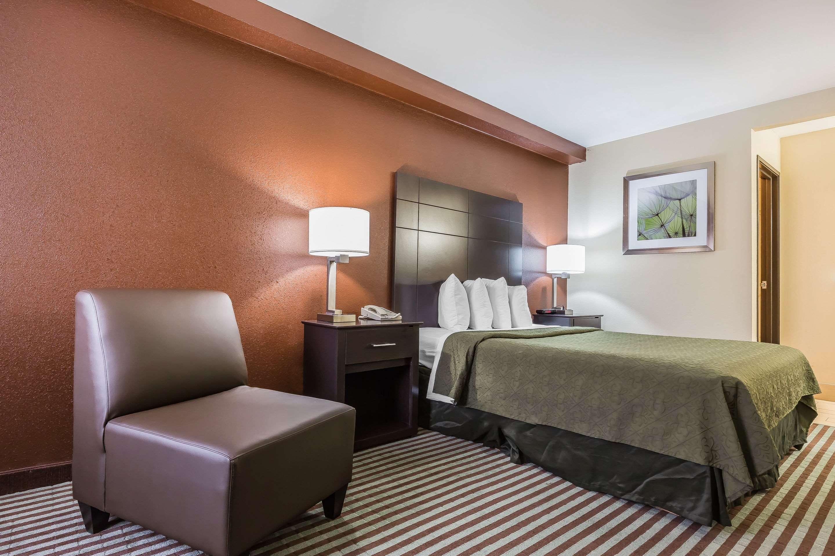 Quality Inn Mount Vernon, Il Bagian luar foto