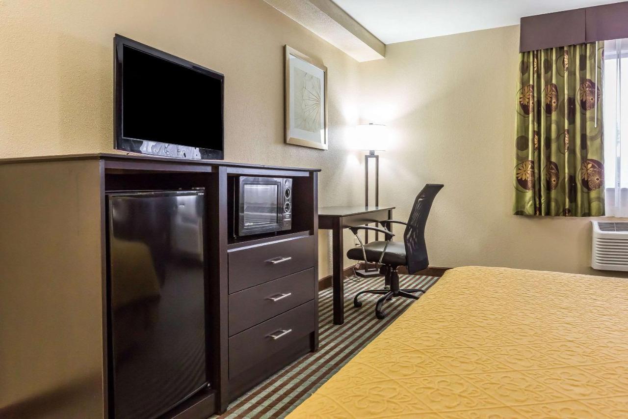 Quality Inn Mount Vernon, Il Bagian luar foto