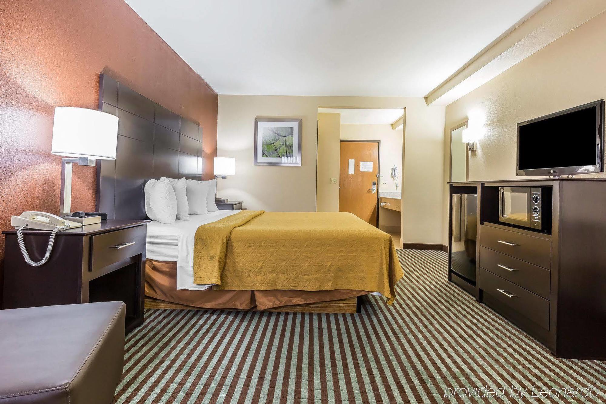 Quality Inn Mount Vernon, Il Bagian luar foto
